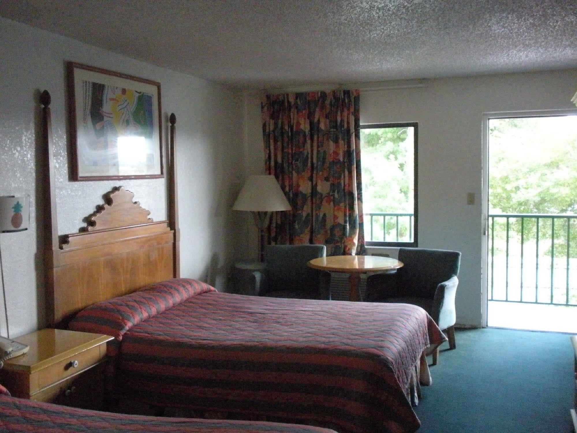 AMBASSADOR INN KISSIMMEE: BOOK YOUR STAY IN KISSIMMEE AND ENJOY GREAT RATES